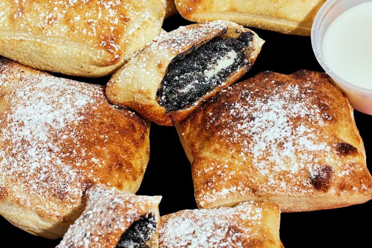 close up of oreo dippers